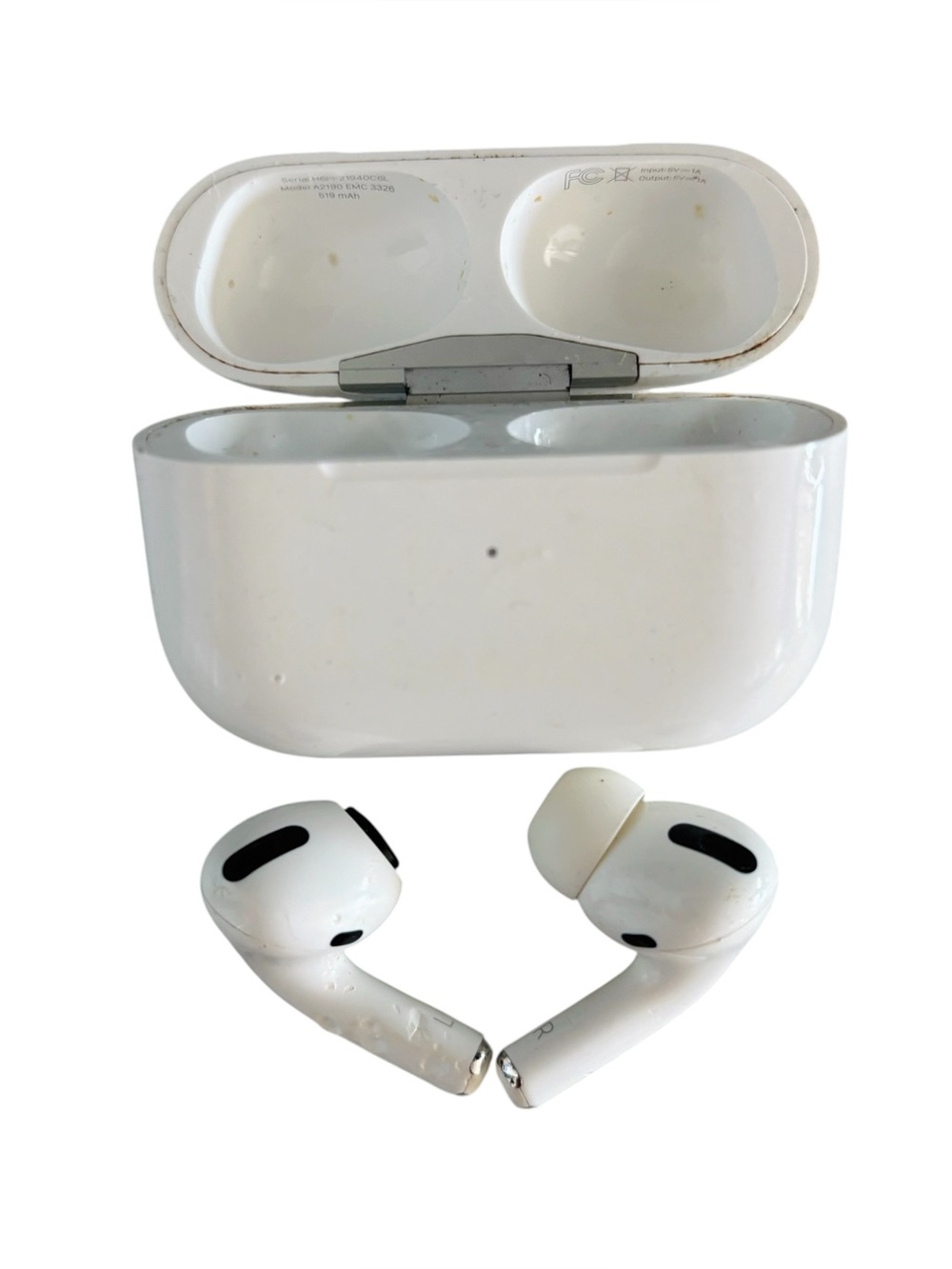 Apple AirPods (Pro?) with Wireless Charging Case - White - Missing Earpiece!!!